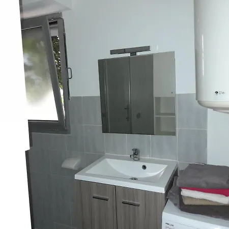 Apartment Studio Parking Proche Centre Ville Uzes