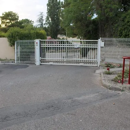 Apartment Studio Parking Proche Centre Ville Uzes